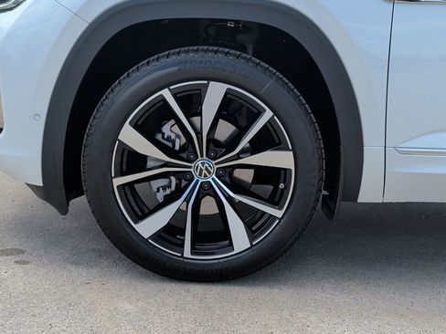 New 2026 Volkswagen Atlas Cross Sport SEL Premium R-Line AWD/4WD image 9