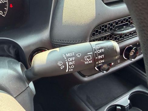 Used 2024 Honda HR-V LX image 26