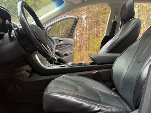 Used 2015 Ford Edge Titanium image 10