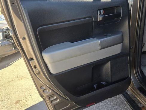 Used 2011 Toyota Tundra 4x4 Double Cab w/ Tow Pkg image 17