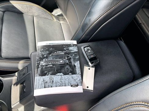 Used 2021 Ford Bronco Badlands AWD/4WD image 11