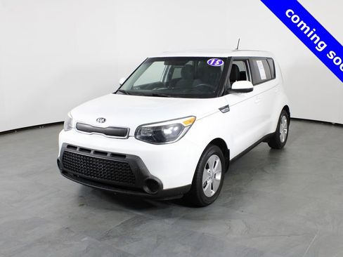 Used 2015 Kia Soul Base image 2