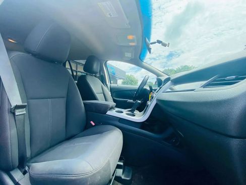 Used 2011 Ford Edge SE image 19