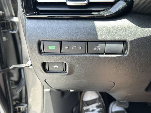 Used 2024 Nissan Sentra SR FWD image 28