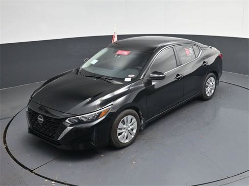 Used 2025 Nissan Sentra S image 45