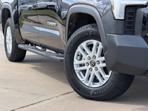 Used 2022 Toyota Tundra SR5 w/ SR5 Premium Package RWD image 12