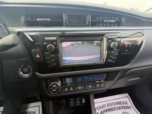 Used 2014 Toyota Corolla LE Premium w/ Driver Convenience Package image 10