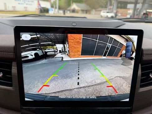 Used 2023 Ford Expedition Limited image 22