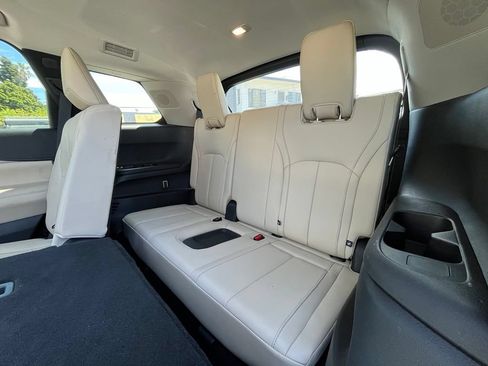 Used 2023 INFINITI QX60 Luxe w/ Cargo Package FWD image 8