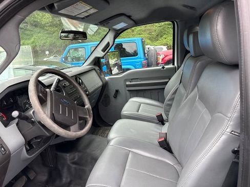 Used 2016 Ford F250 XL w/ Camper Package RWD image 14