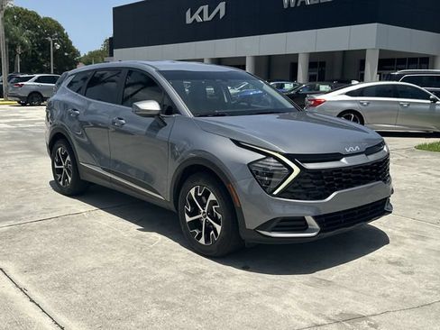 Certified 2025 Kia Sportage EX FWD image 4