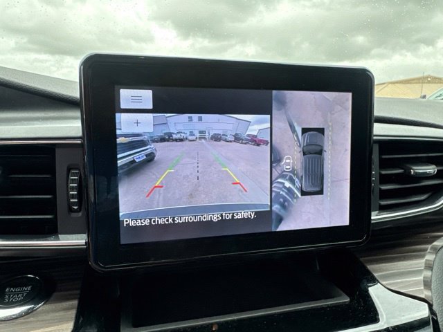 Used 2022 Ford Explorer Limited w/ Equipment Group 301A RWD image 3