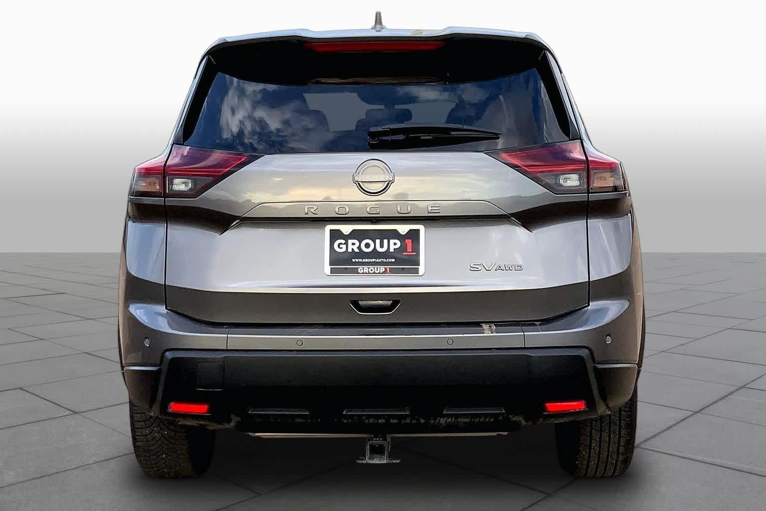 Used 2024 Nissan Rogue SV AWD/4WD image 5