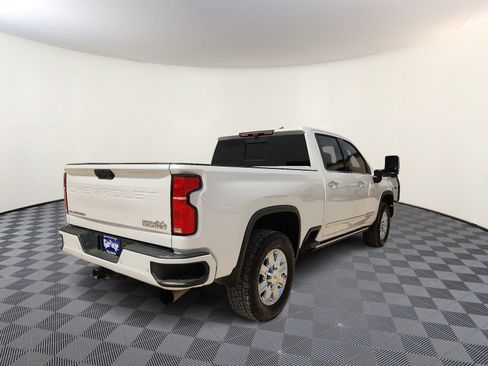 Used 2024 Chevrolet Silverado 2500 High Country w/ Technology Package AWD/4WD image 4
