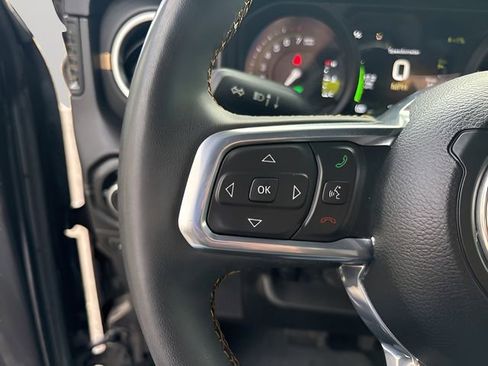 Used 2024 Jeep Wrangler Unlimited Sahara w/ Technology Group AWD/4WD image 21