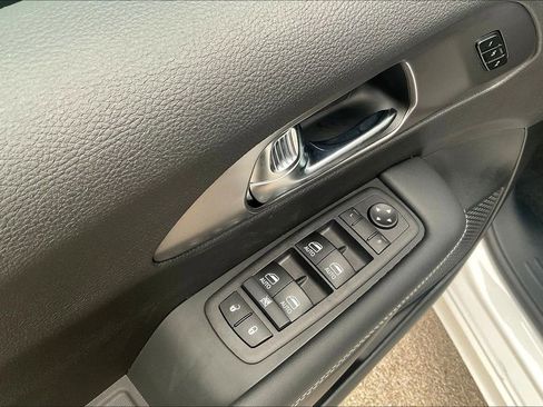 New 2026 Chrysler Pacifica Select image 27