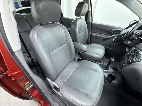 Used 2003 Ford Focus ZTW FWD image 25