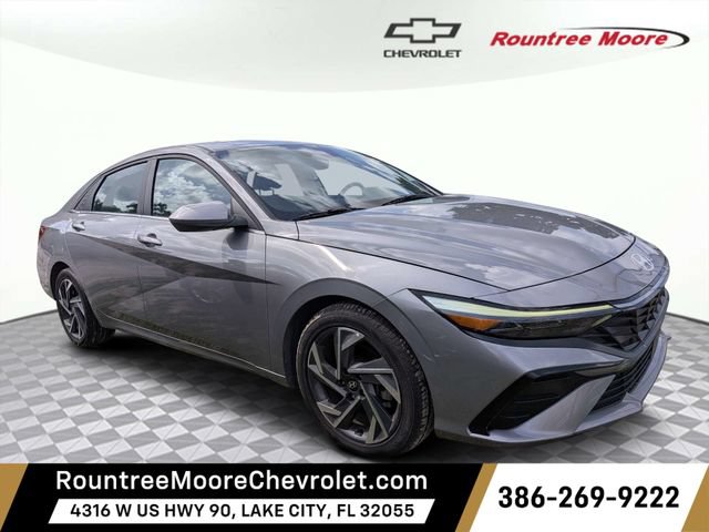 Used 2025 Hyundai Elantra SEL FWD image 1