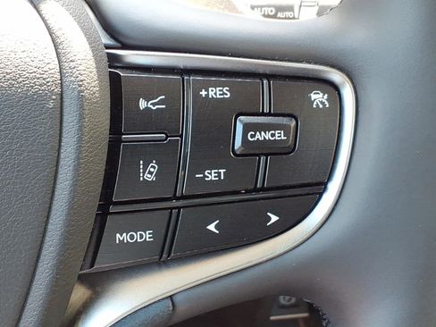 Certified 2023 Lexus ES 250 w/ Premium Package AWD/4WD image 14