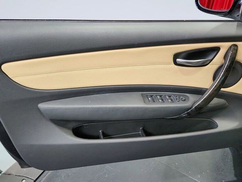 Used 2009 BMW 135i Convertible image 25