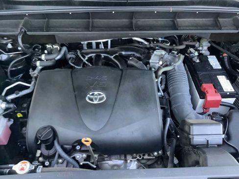 Used 2022 Toyota Highlander XSE AWD/4WD image 8