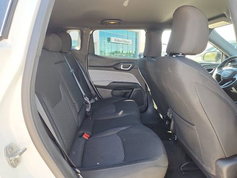 Used 2025 Jeep Compass Sport image 14