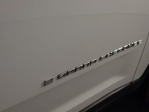 Used 2023 Jeep Grand Cherokee L Laredo AWD/4WD image 38