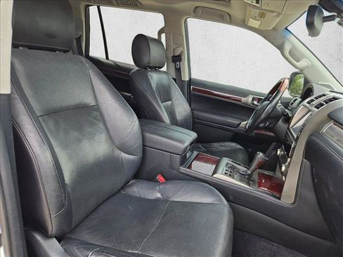 Used 2016 Lexus GX 460 w/ Premium Package AWD/4WD image 23