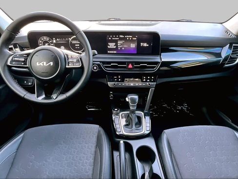 Used 2024 Kia Seltos S FWD image 15