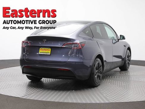 Used 2023 Tesla Model Y Long Range AWD/4WD image 5