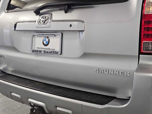 Used 2007 Toyota 4Runner SR5 image 7