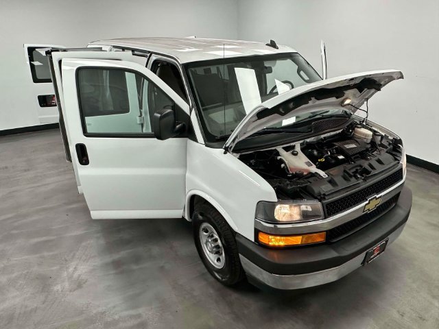 Used 2018 Chevrolet Express 2500 LT w/ LT Preferred Equipment Group RWD image 14