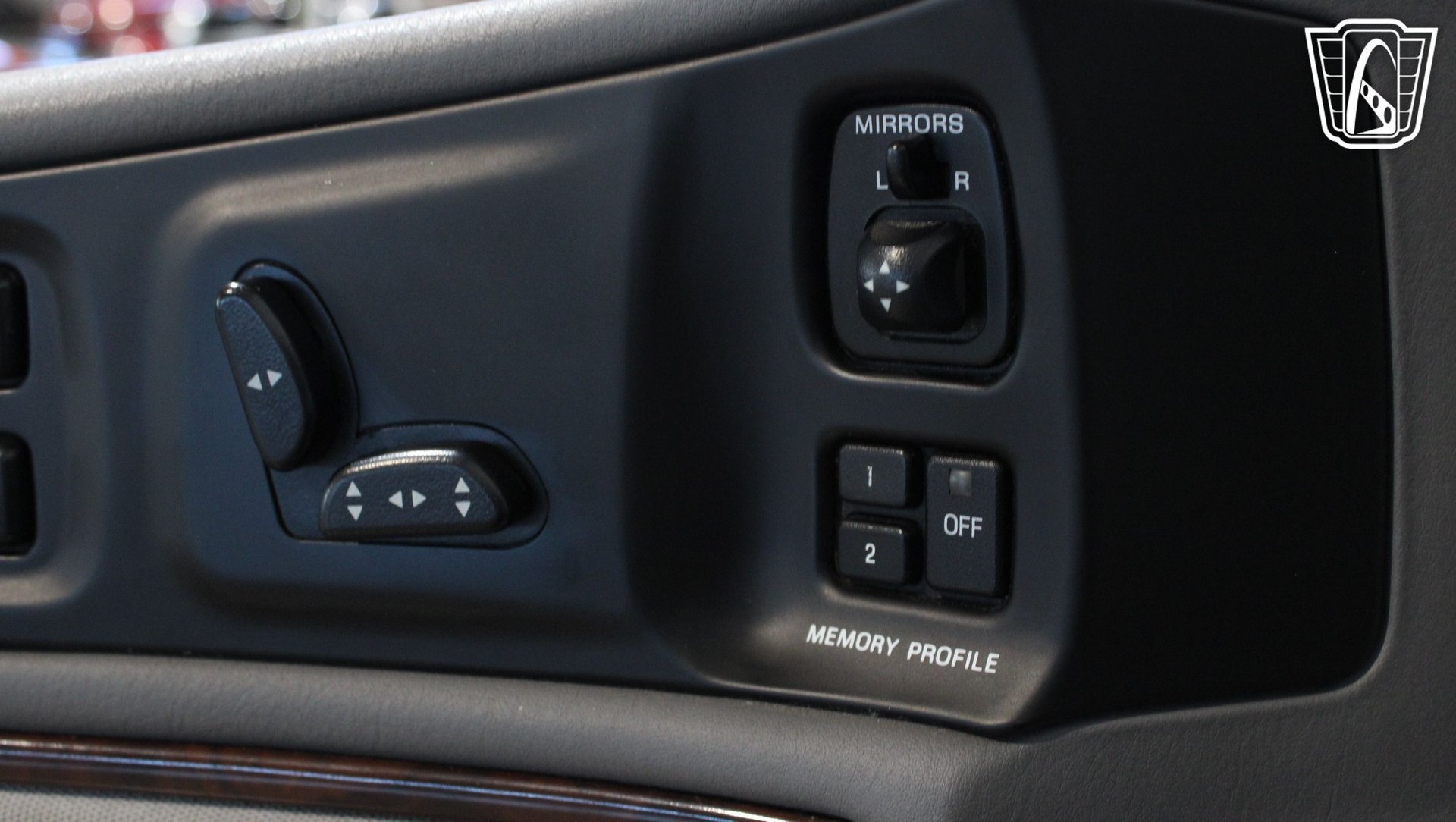 Used 1996 Lincoln Continental FWD image 35