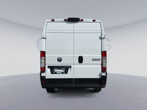 Used 2024 RAM ProMaster 2500 w/ Convenience Group FWD image 15
