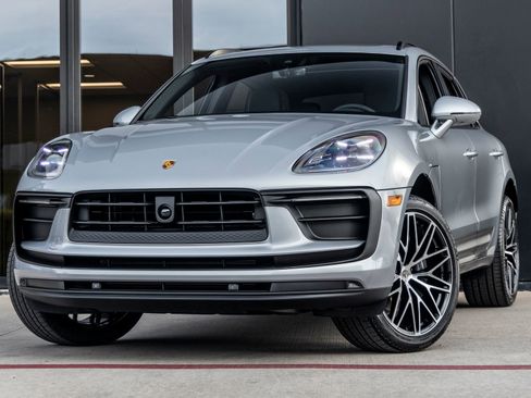 Certified 2026 Porsche Macan AWD/4WD image 1