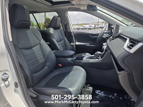 Used 2021 Toyota RAV4 XLE Premium AWD/4WD image 15