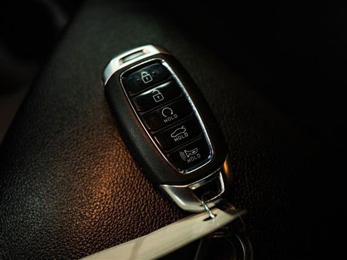 Used 2022 Hyundai Elantra SEL FWD image 19