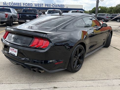 Used 2022 Ford Mustang GT Premium w/ Equipment Group 401A RWD image 3