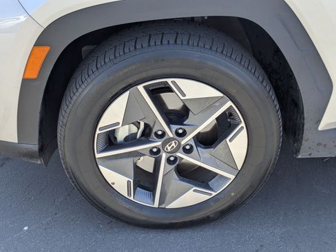 Certified 2025 Hyundai Tucson SEL AWD/4WD image 13