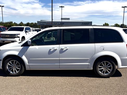 Used 2015 Dodge Grand Caravan SXT FWD image 4