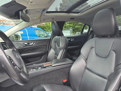 Used 2019 Volvo S60 T5 Momentum w/ Multimedia Package FWD image 22