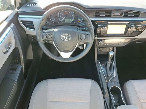 Used 2014 Toyota Corolla LE image 19