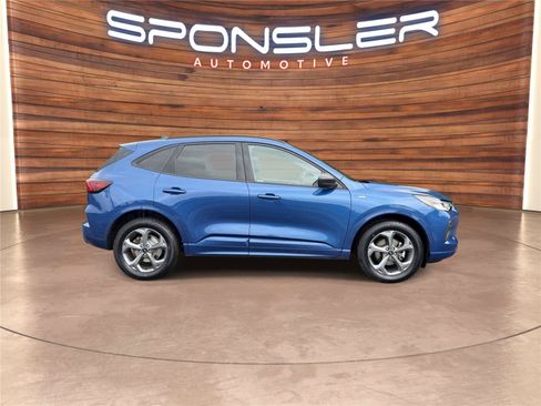 Certified 2023 Ford Escape ST-Line w/ Tech Pack #1 AWD/4WD image 9