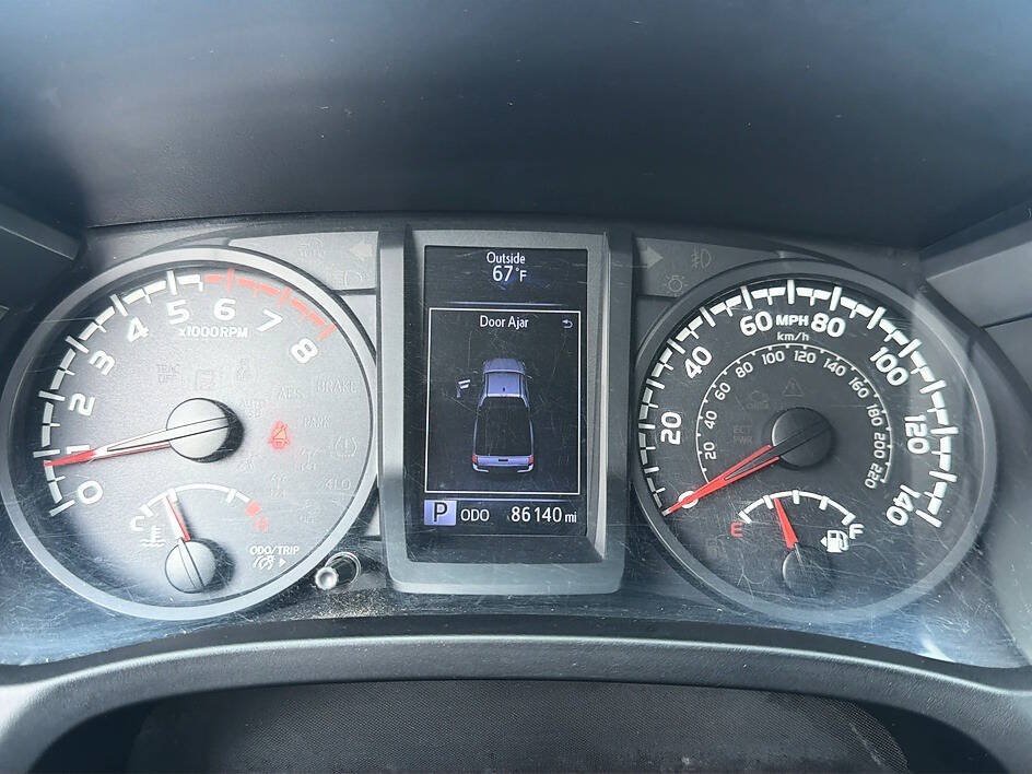 Used 2018 Toyota Tacoma SR w/ SR Convenience Package RWD image 8