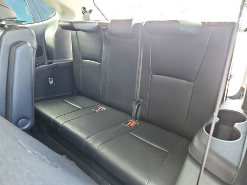 Used 2023 Toyota Highlander XLE image 33