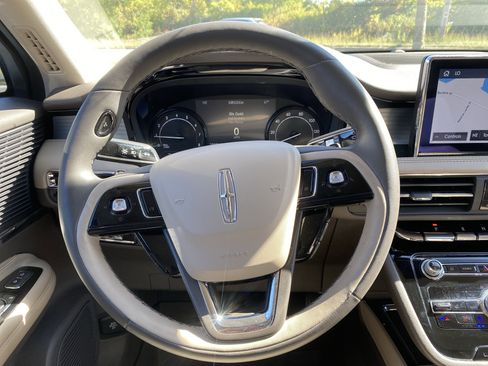 Used 2022 Lincoln Corsair AWD w/ Equipment Group 101A image 10