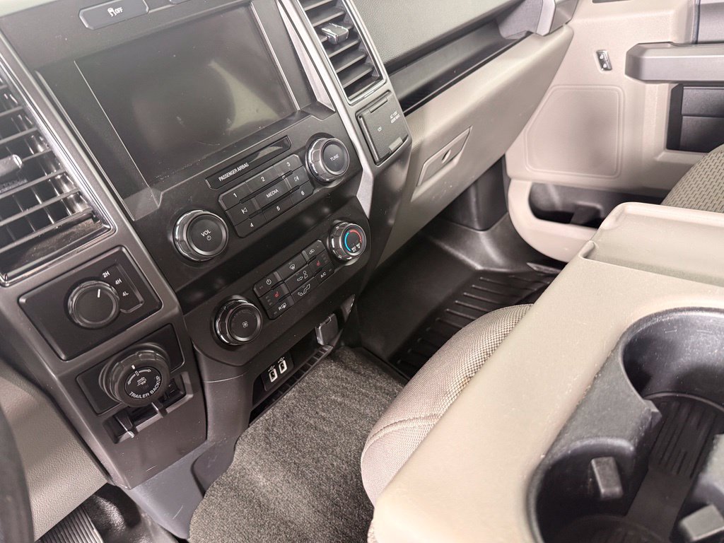 Used 2020 Ford F150 XLT w/ Equipment Group 302A Luxury AWD/4WD image 4