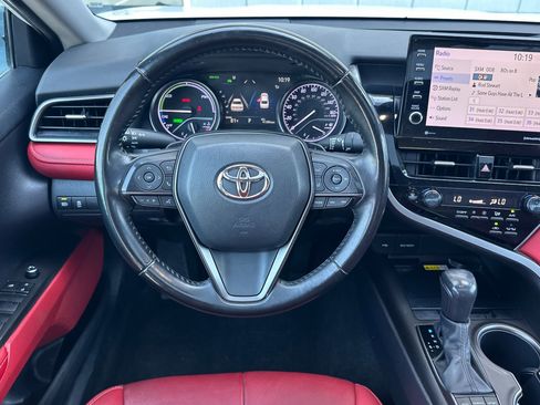 Used 2022 Toyota Camry XSE FWD image 14