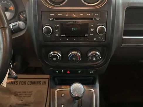 Used 2016 Jeep Patriot Latitude AWD/4WD image 20