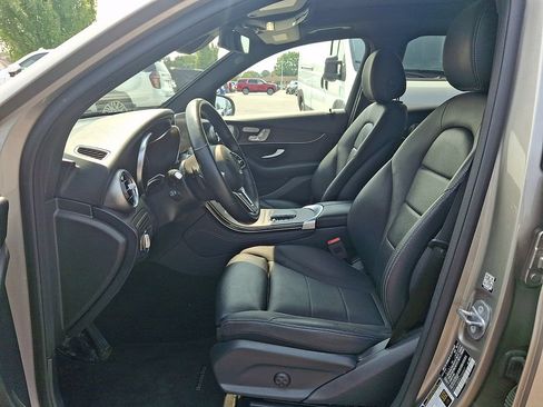 Used 2020 Mercedes-Benz GLC 300 4MATIC image 15